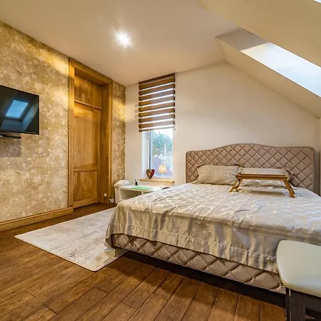 Amber Villa